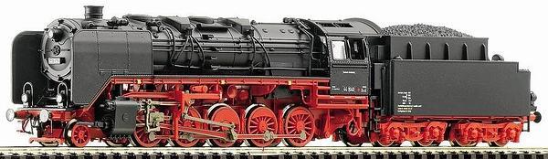 Steam locomotive BR 44<br /><a href='images/pictures/Roco/36010.jpg' target='_blank'>Full size image</a>